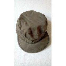 legerkleding en accessoires aangeboden