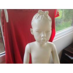 Etalagepop/paspop/etalage pop/pas pop/meisje/kind/baby