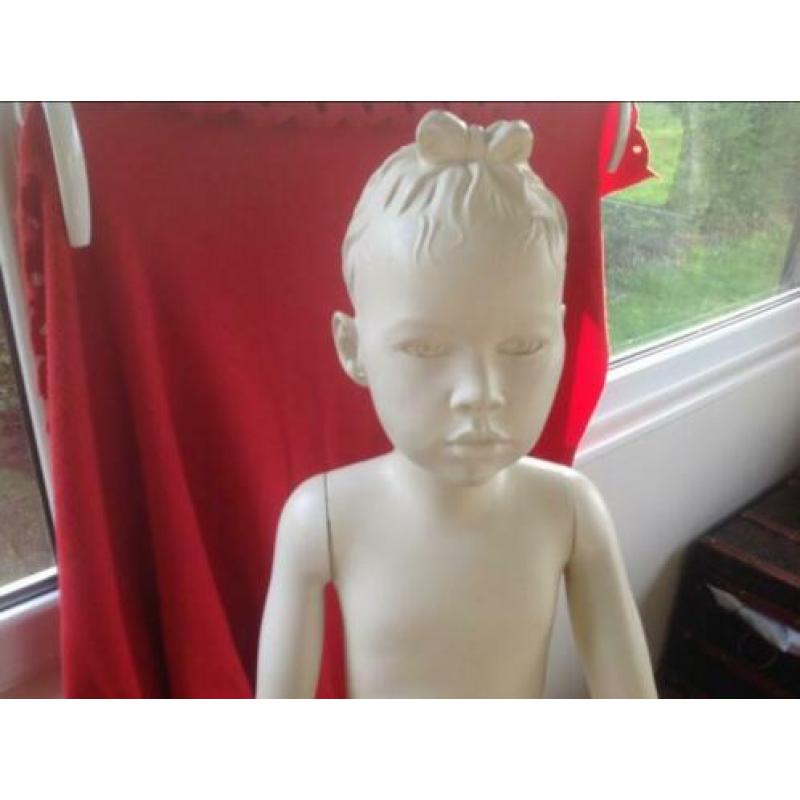 Etalagepop/paspop/etalage pop/pas pop/meisje/kind/baby