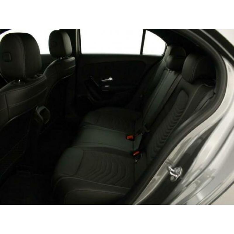 Mercedes-Benz A-Klasse 180 d Automaat Widescreen | Achteruit