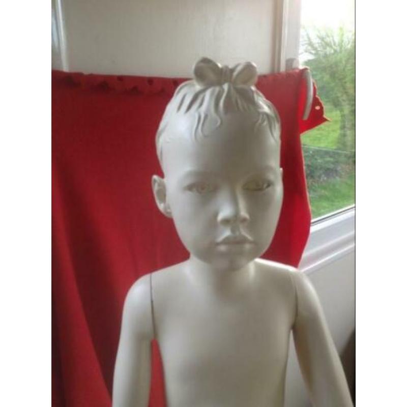 Etalagepop/paspop/etalage pop/pas pop/meisje/kind/baby