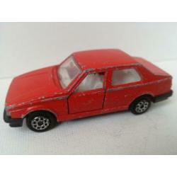Majorette. Alfa Romeo 75. Rood met trekhaak.