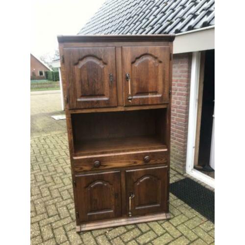 Donker eiken kast