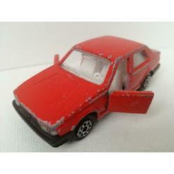 Majorette. Alfa Romeo 75. Rood met trekhaak.