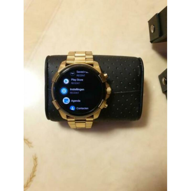 Nette Diesel On smartwatch gold ZGAN