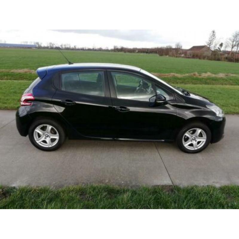 Peugeot 208 1.2 VTi Blue Lease