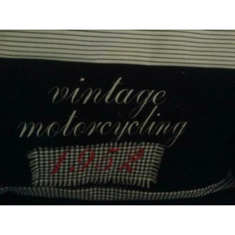 Geborduurde motor op mooi kussen hoe leuk is dat!!!