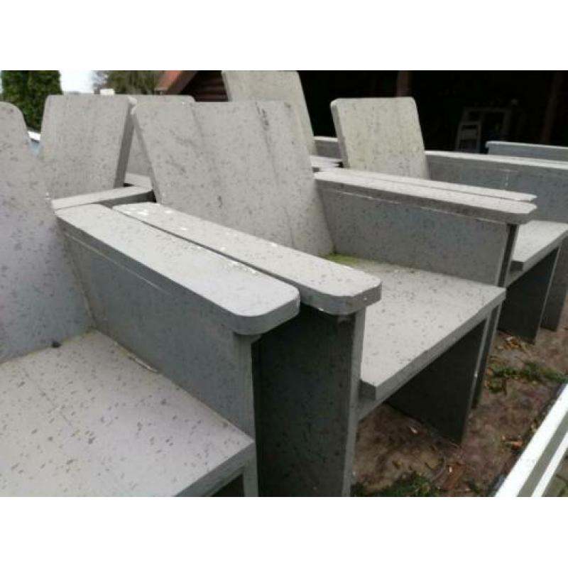 6 loungestoelen. Hout.