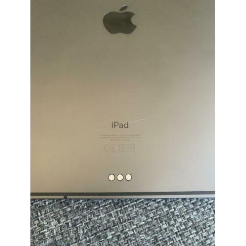 iPad Pro 12.9-inch (3rd generation) Wi-Fi + Cellular 256 GB