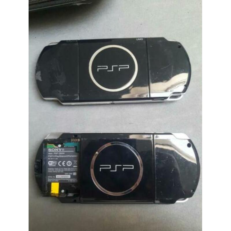 PSP 2 stuks + beshermhoes + spelletje