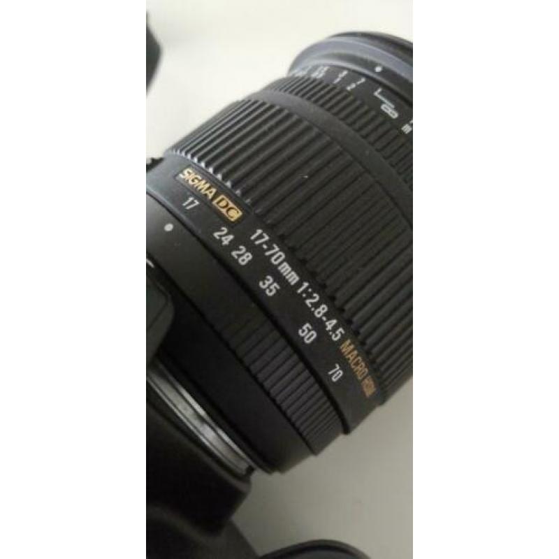 Nikon D5000 plus Sigma 17-70