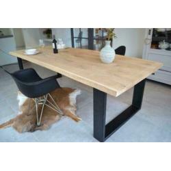 Eikenhouten Tafels Boomstam tafel Eettafels SHOWROOM OPEN