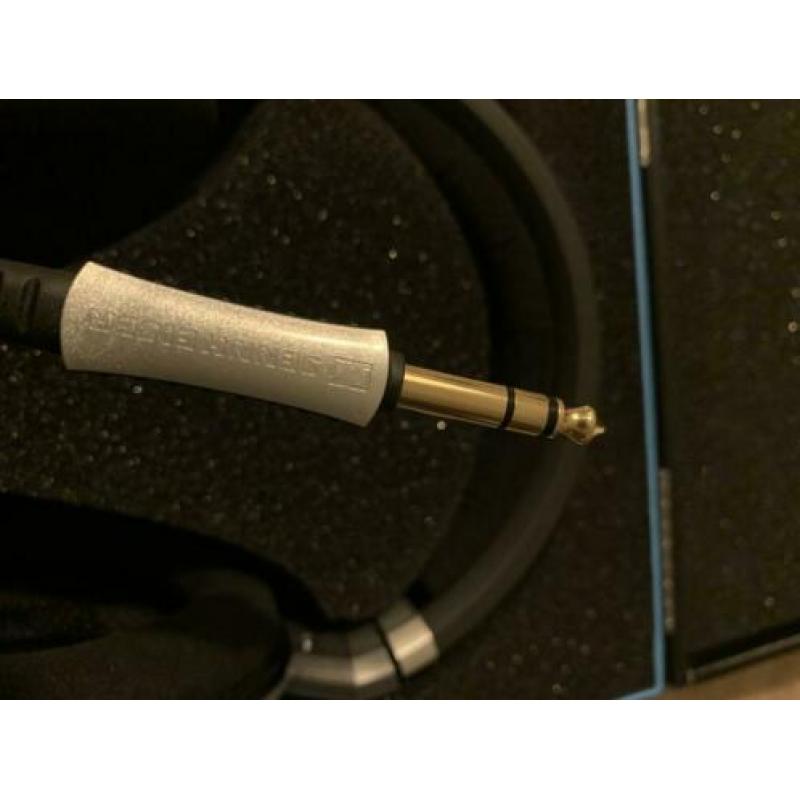 Sennheiser HD 700 high end hoofdtelefoon