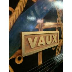 Gavin Mayhem 1993 handgeschilderd pubbord London Vaux