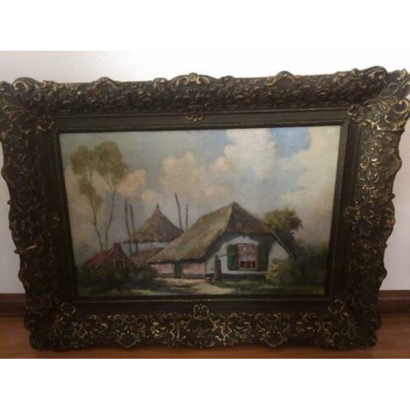 Een schilderij met een oud boerenhuis met hooiberg