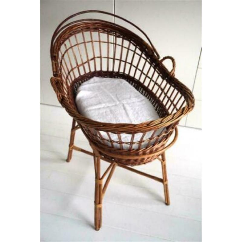 Rotan wieg met los onderstel