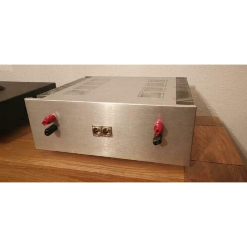 Hiraga eindversterker 2 x 55 Watt klasse A