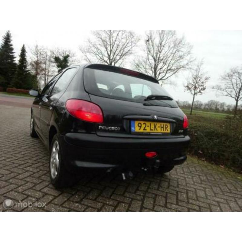 Peugeot 206 1.4 Gentry Premium 5drs, Leder/Airco/Nieuwe APK!