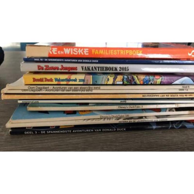 12 tijdschriften o.a. Donald Duck, Kuifje en Asterix