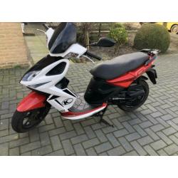 Snorscooter Kymco 2012.Dealeronderhouden incl.alle boekjes..