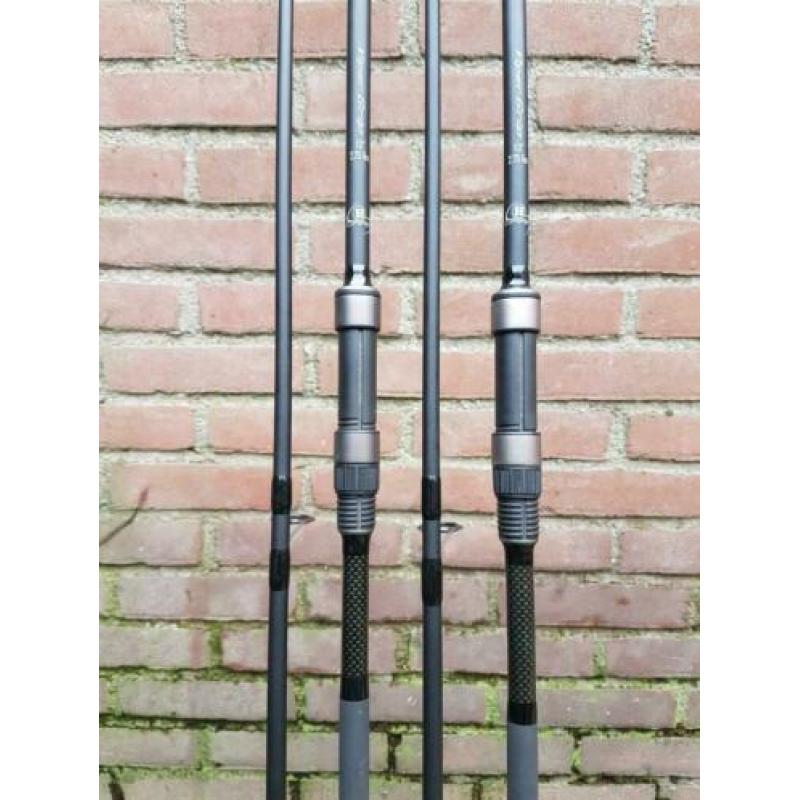 2x B-carp Power Grip 12ft 2.75lb in nieuwstaat