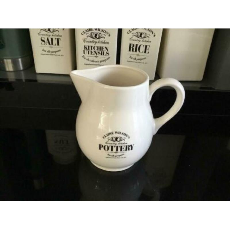 Claire Wilsons country kitchen pottery kan