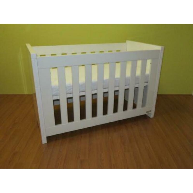 ledikant & commode hoogglans wit