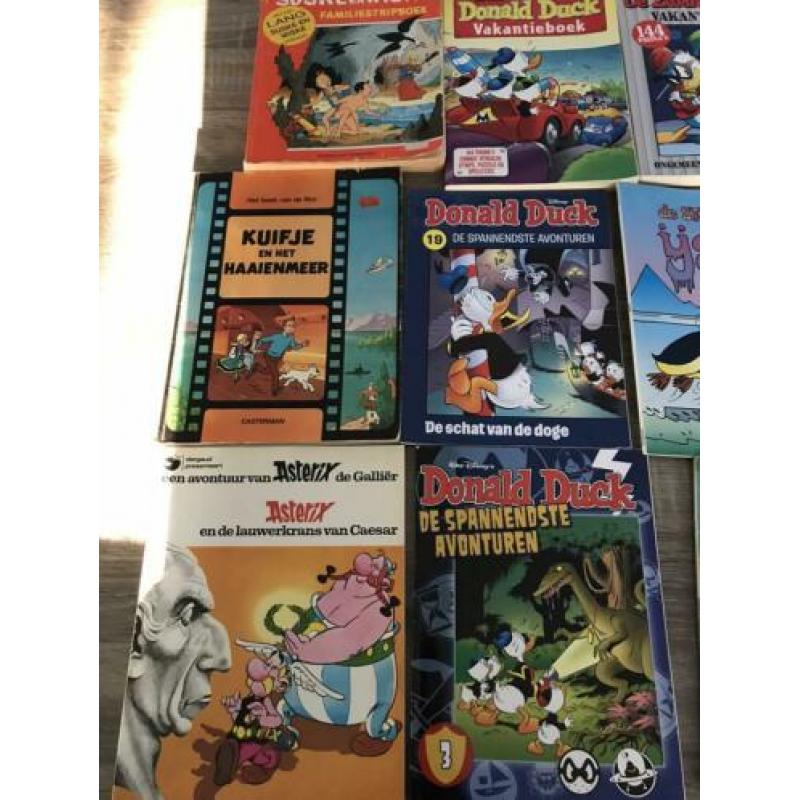 12 tijdschriften o.a. Donald Duck, Kuifje en Asterix