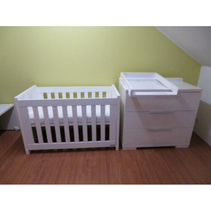 ledikant & commode hoogglans wit