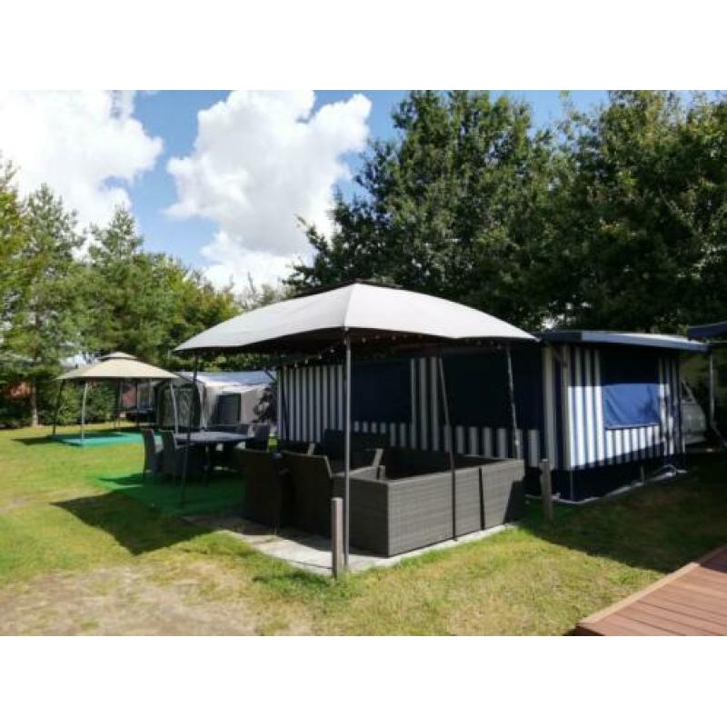 Mooie hobby met wintervaste tent te koop.