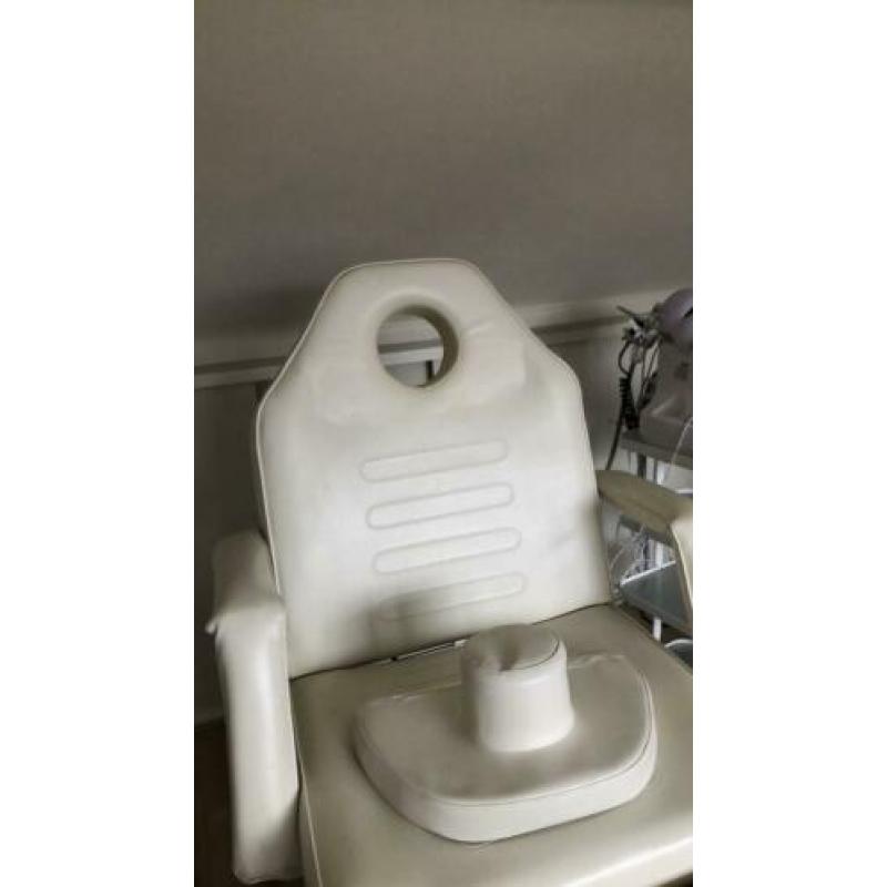 Behandelstoel schoonheidsspecialiste