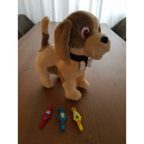 Bobby de hond Met 3 verschillende fluitjes