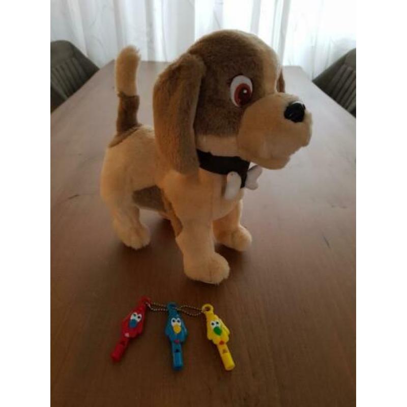 Bobby de hond Met 3 verschillende fluitjes