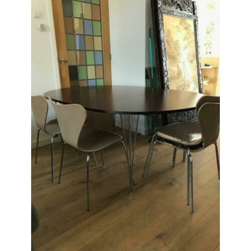 Set 4 vintage design Fritz Hansen stoel en FH spanpoot tafel