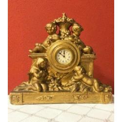 Oude tafelklok / pendule klok met barok engeltjes beeld-goud