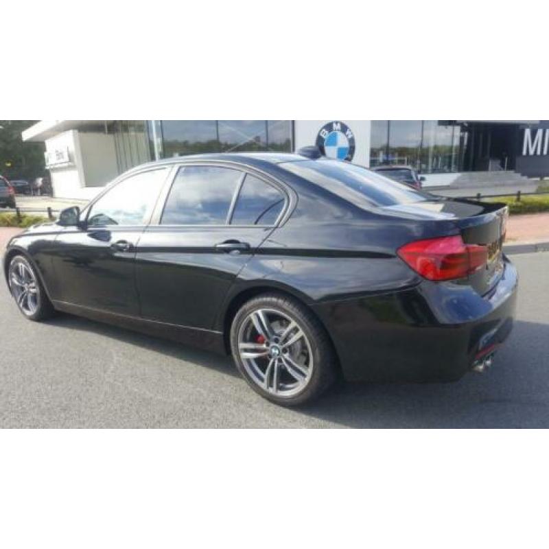BMW 3-Serie 2.0 320D 190PK Aut8 2016 Black Edition M-pakket