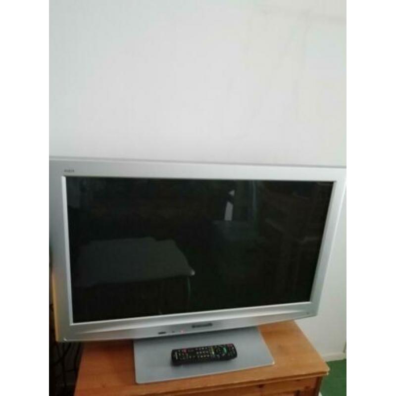 Panasonic TV 37 inch / 94 cm + afstandsbediening TX-P37C10ES