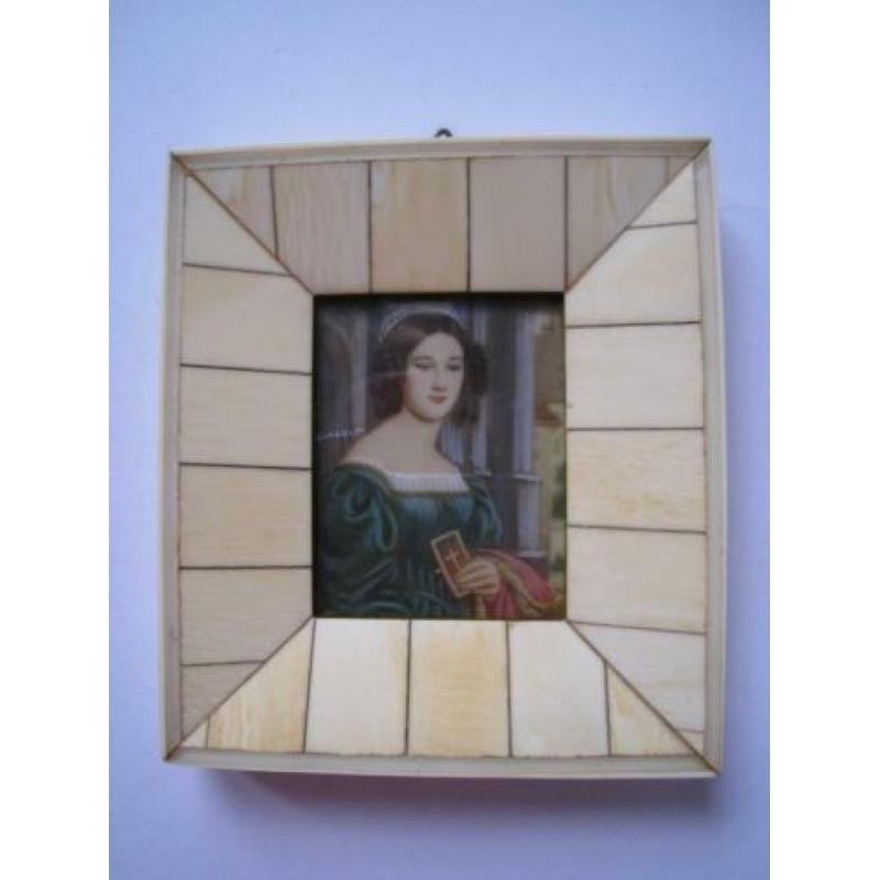 MINIATUUR op IV. handgeschilderd ; ANTIEK 19e EEUWS