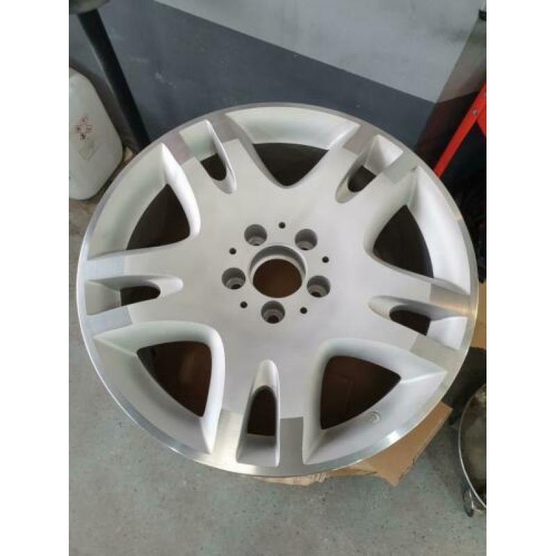 mercedes AMG velgen 17 inch in nieuw staat 5x112 ET38