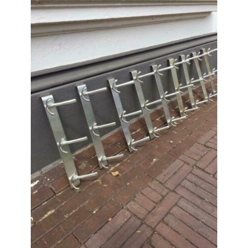 Gispen kapstokken, vintage jashaken, industrieel jaren 80