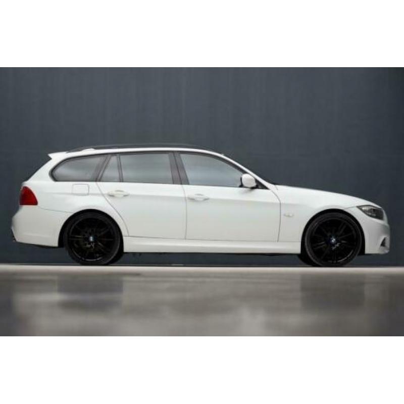 BMW 3-serie Touring 320i M-Pakket M-Sport 170Pk (NAVIGATIE,