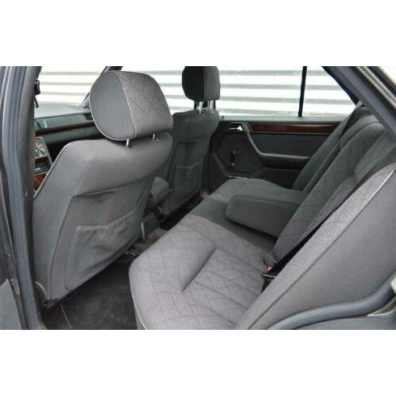 Mercedes-Benz E-klasse 300 D Elegance 24V Apk (08-07-2020) *