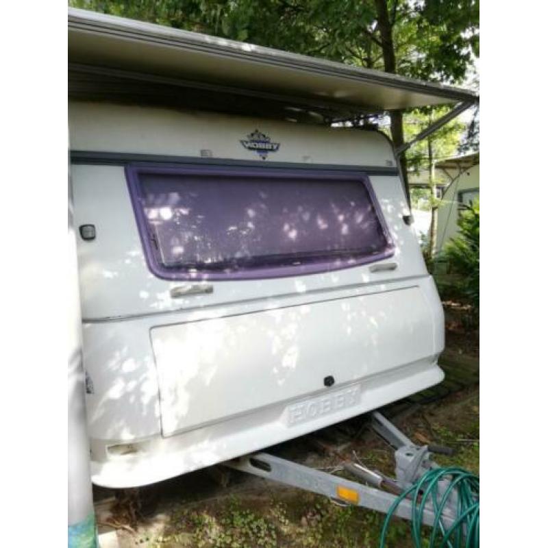 Mooie hobby met wintervaste tent te koop.