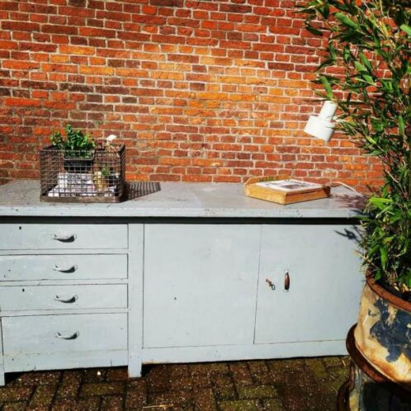 Stoere industriële werkbank,toonbank, vintage kookeiland
