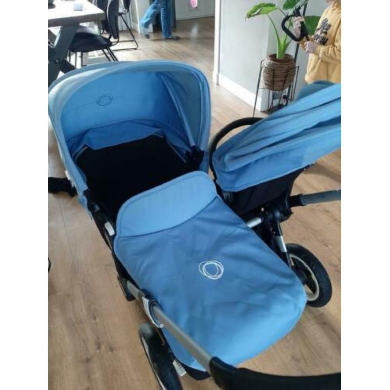Zeer complete Bugaboo Donkey duo kinderwagen lichtblauw.