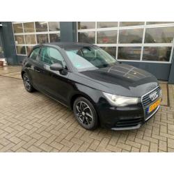 Audi A1 1.6 TDI Attraction Pro Line Xenon/Led Business Sport