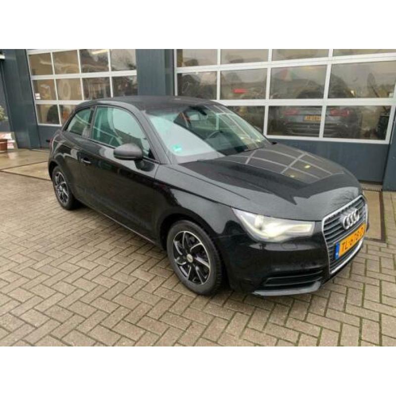 Audi A1 1.6 TDI Attraction Pro Line Xenon/Led Business Sport