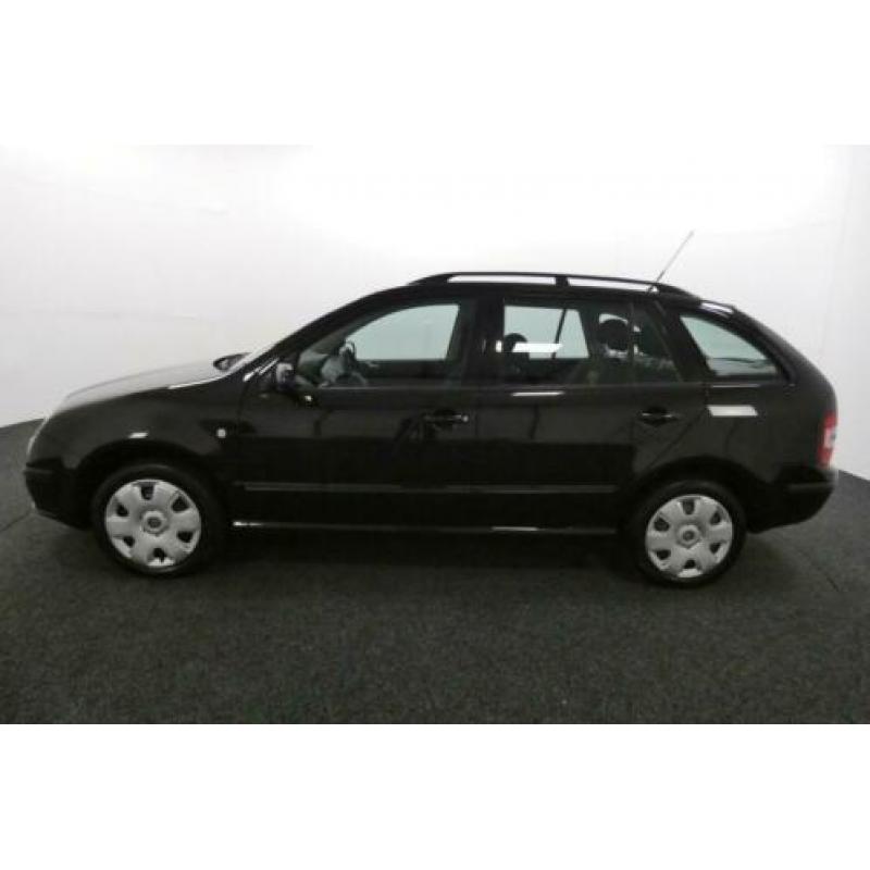 Skoda Fabia Combi 1.4 16V 80pk STUURBEKR. AIRCO CRUISE