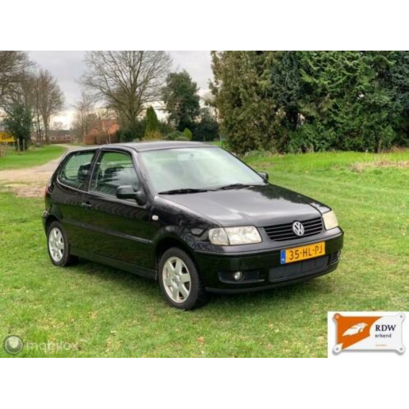 Volkswagen Polo 1.4-16V Comfortline NAP/AIRCO/NETTE AUTO