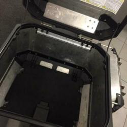Topkoffer aluminium givi outdoor compleet als nieuw
